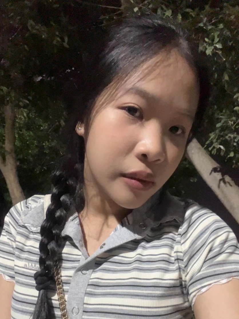 ลาวีน่า อาจหาญ